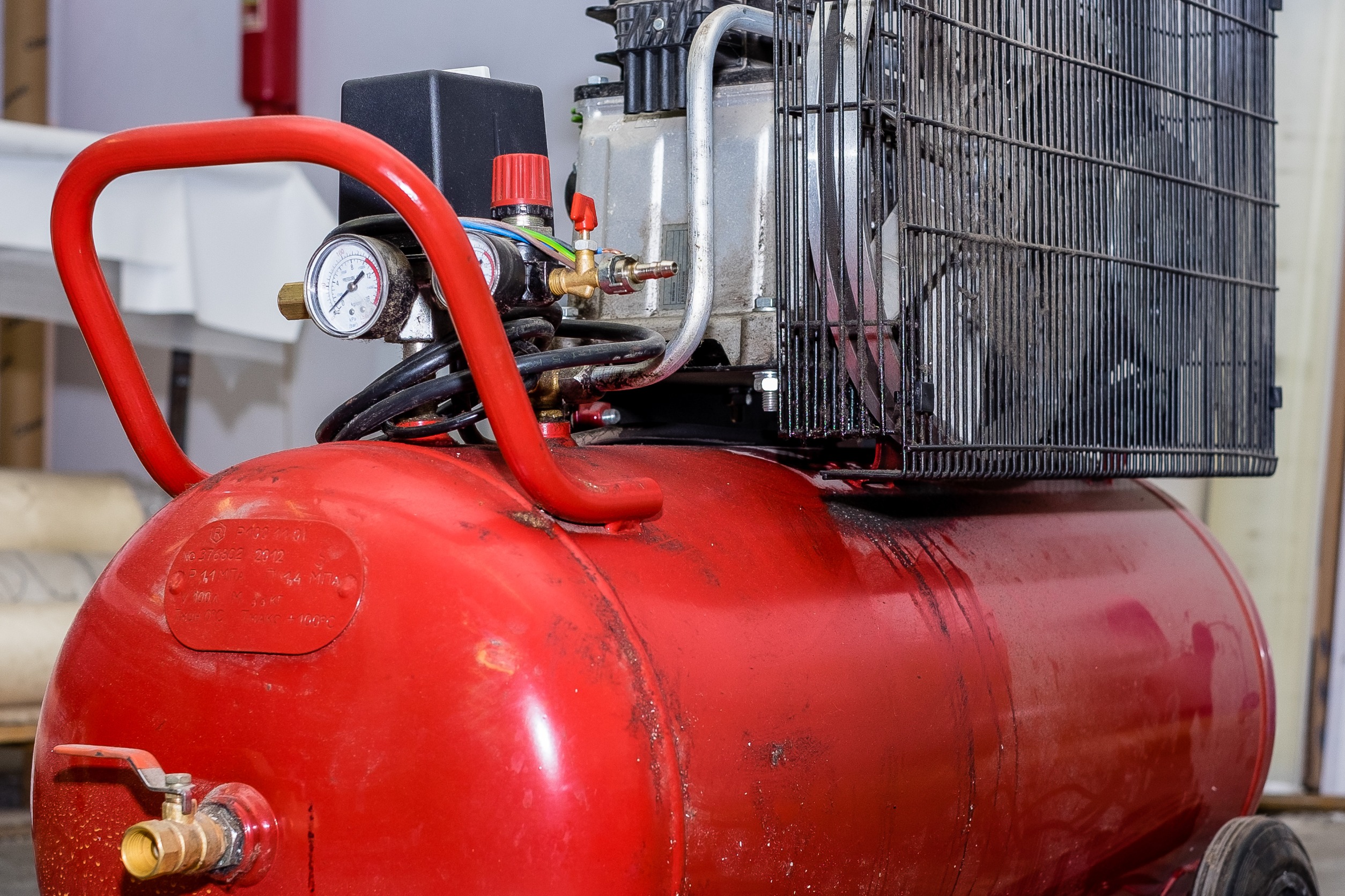 5 Simple Steps in Cleaning Your Air Compressor